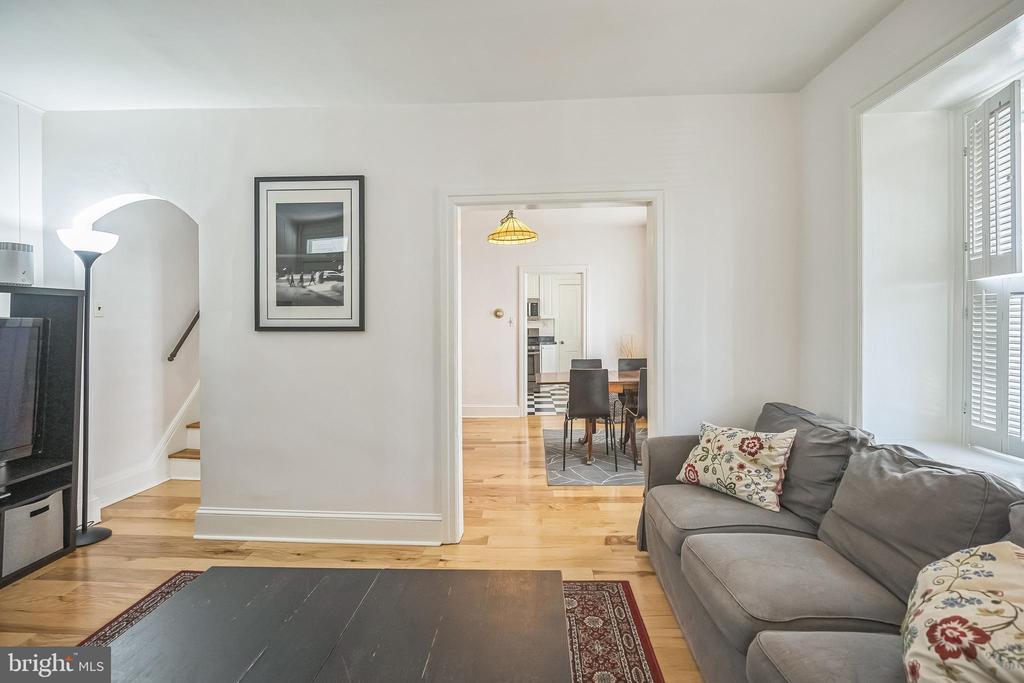17 AMBLER ROAD
