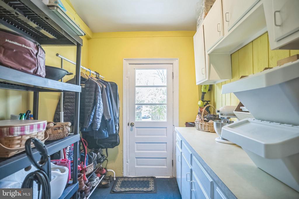 17 AMBLER ROAD