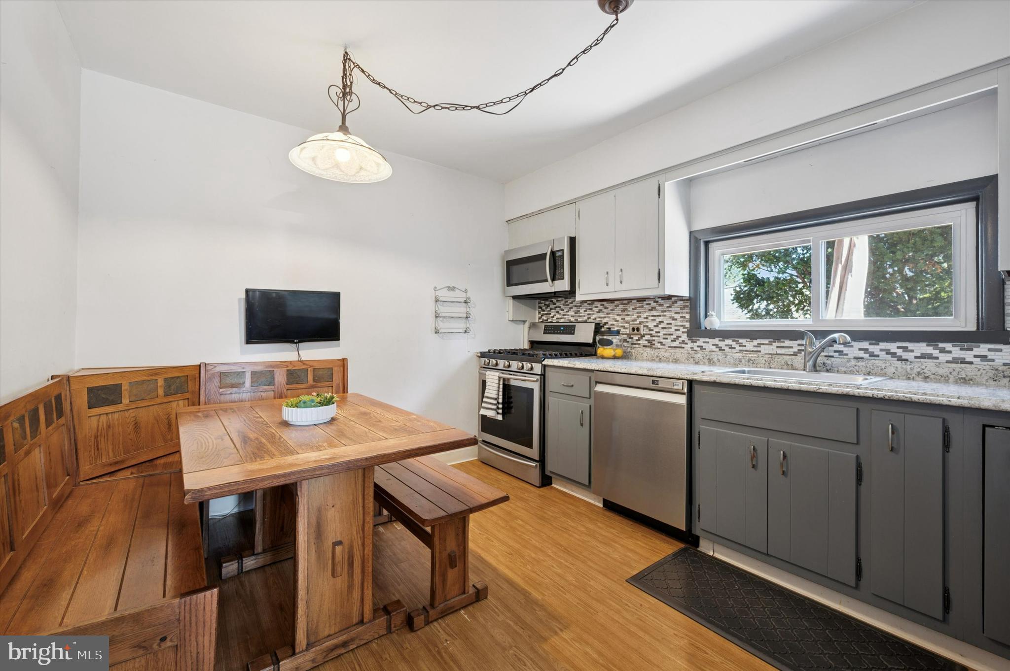 5 NORTHVIEW DRIVE