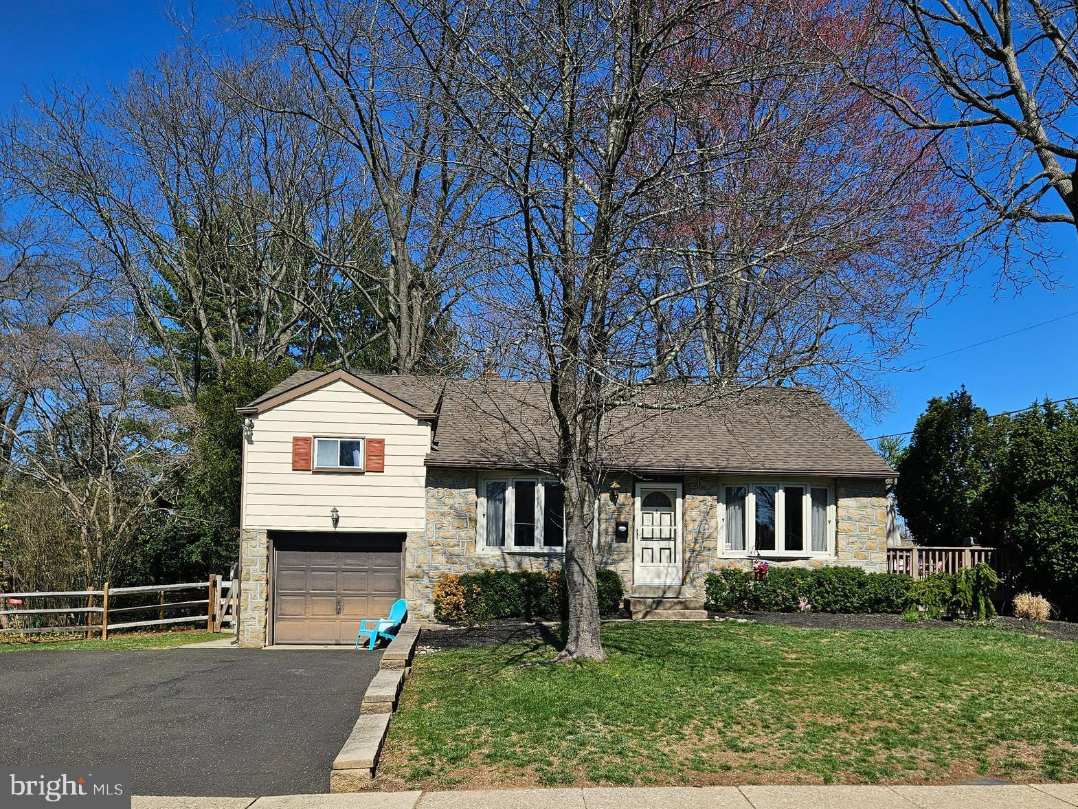 5 NORTHVIEW DRIVE