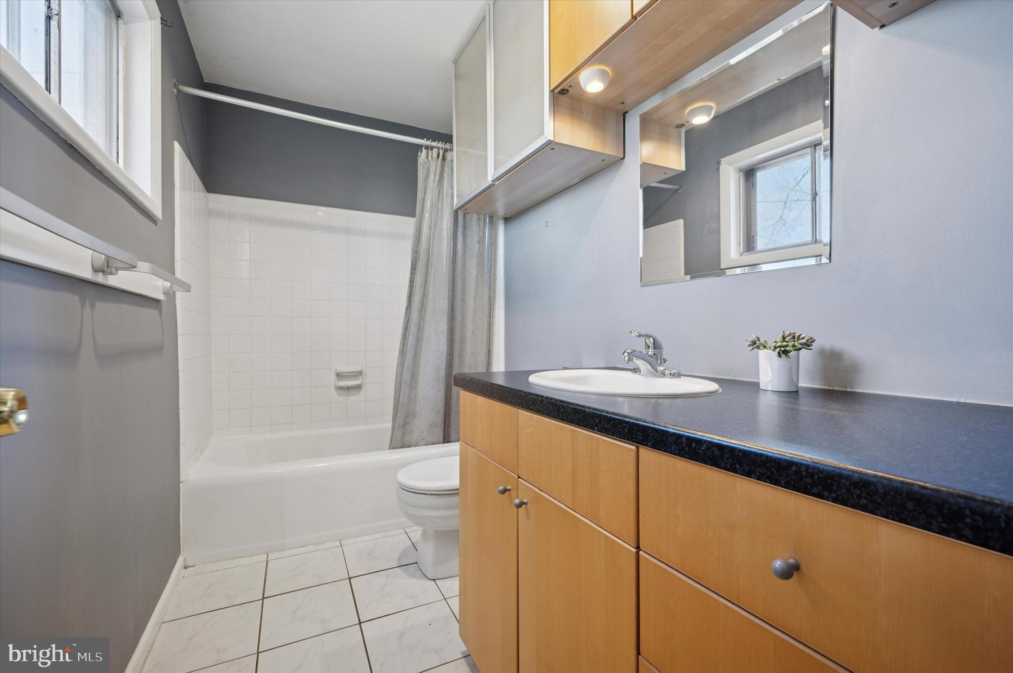 5 NORTHVIEW DRIVE