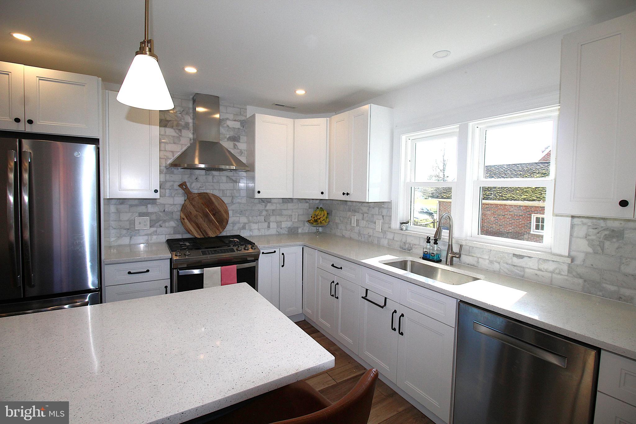 2112 WOODLAND ROAD