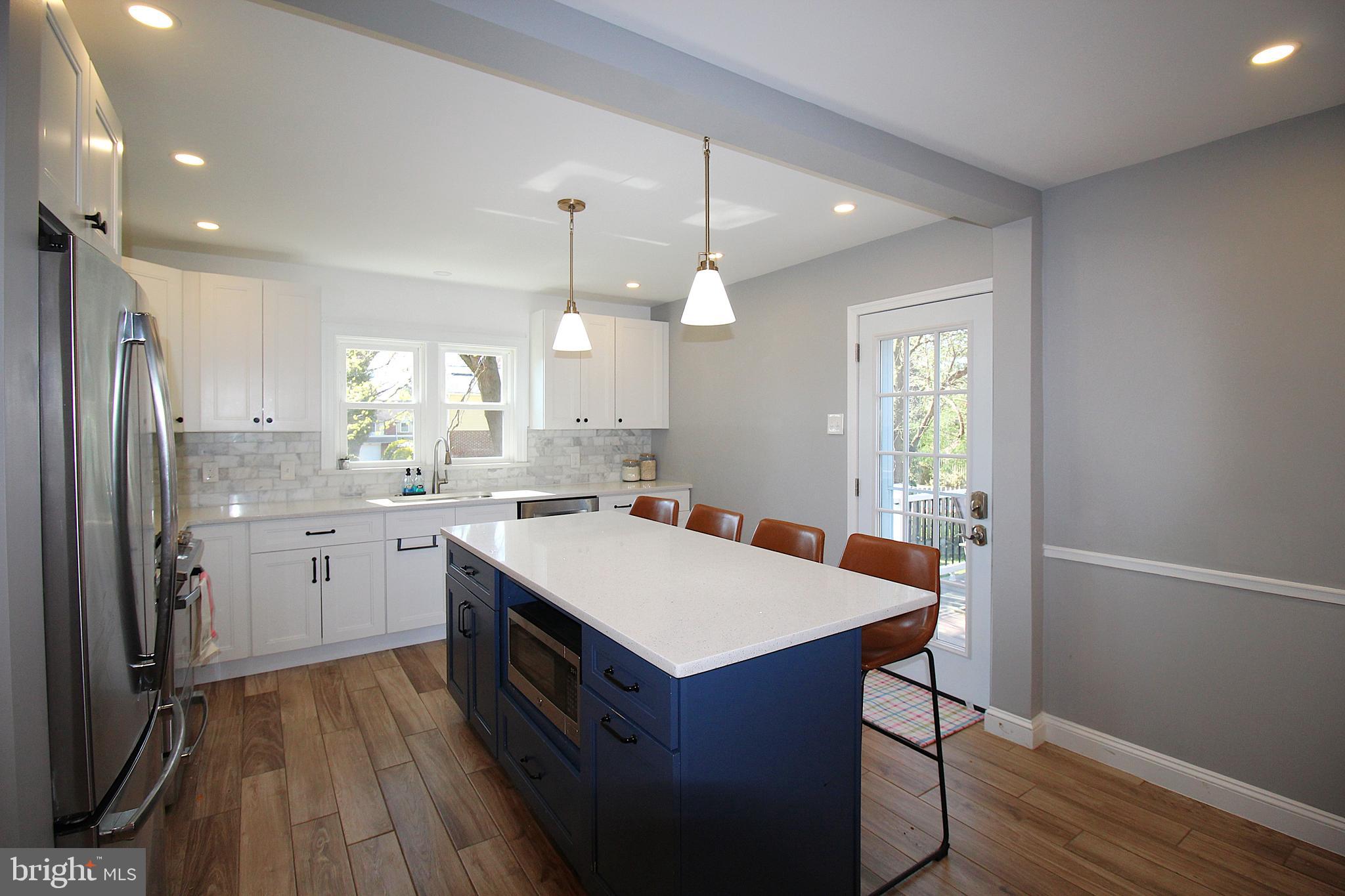 2112 WOODLAND ROAD