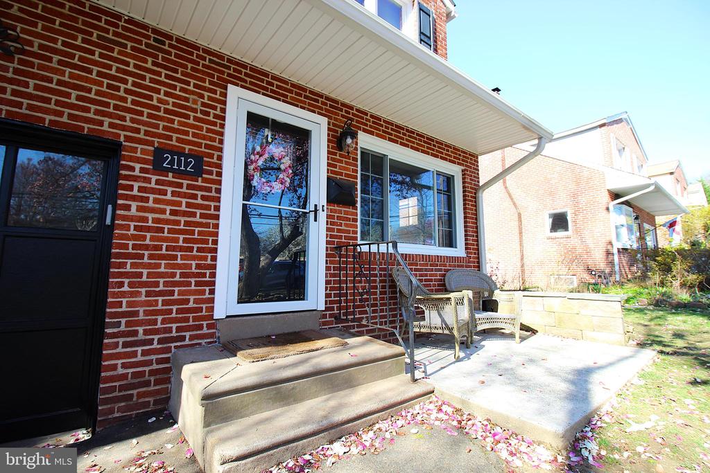 2112 WOODLAND ROAD