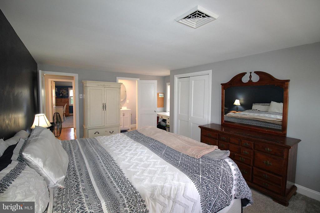 2112 WOODLAND ROAD