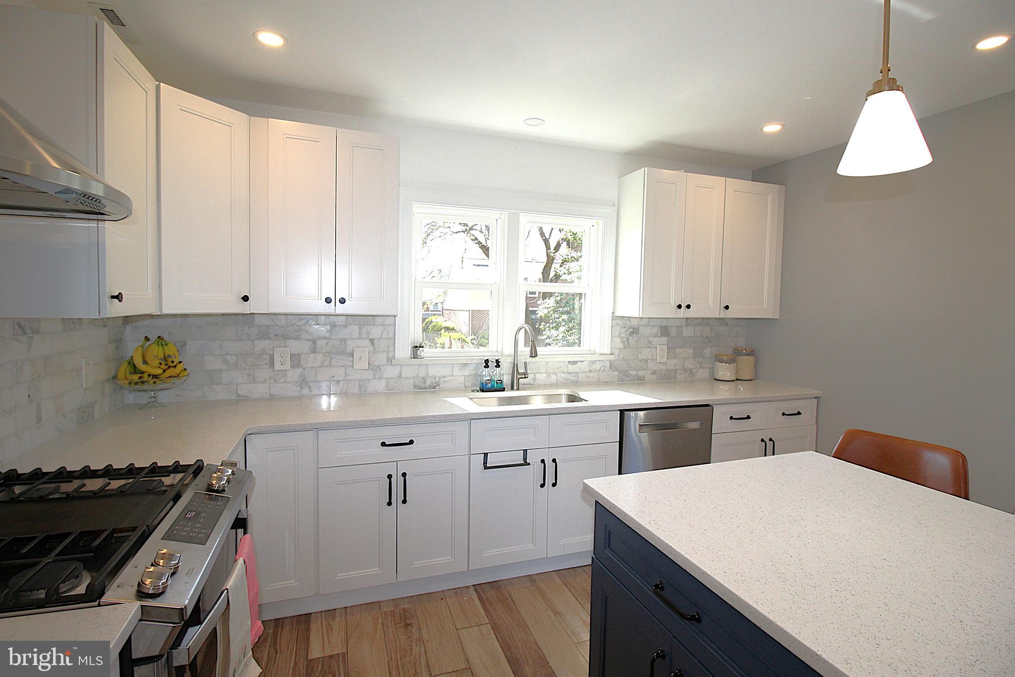 2112 WOODLAND ROAD