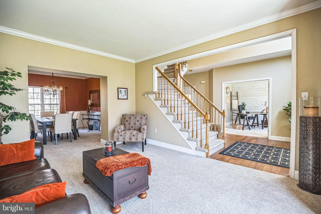 102 MAJOR LANE