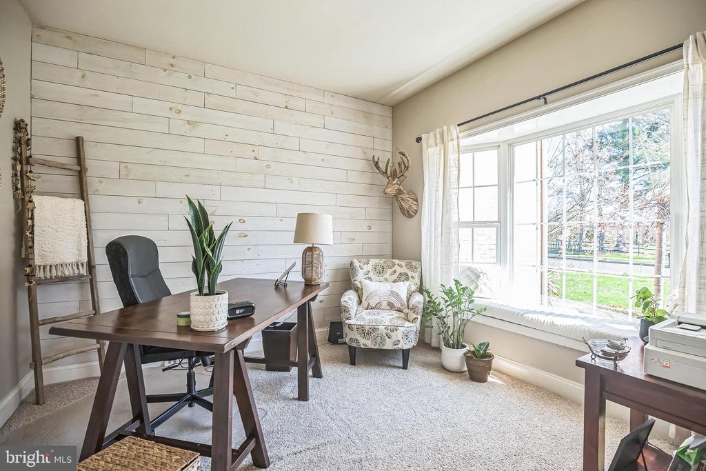 102 MAJOR LANE