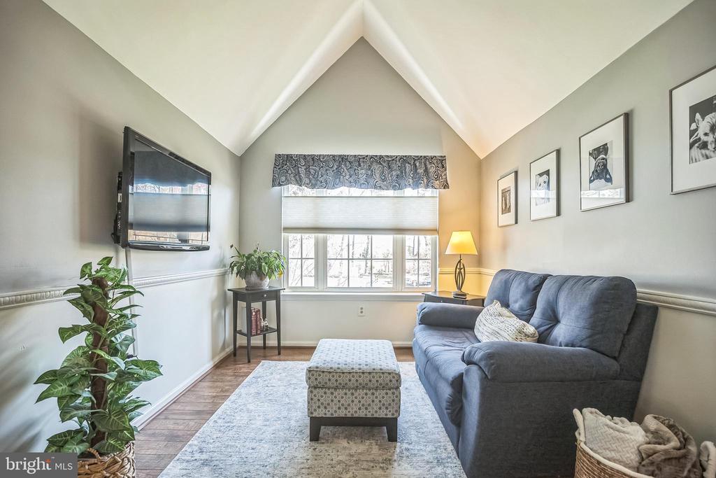 102 MAJOR LANE