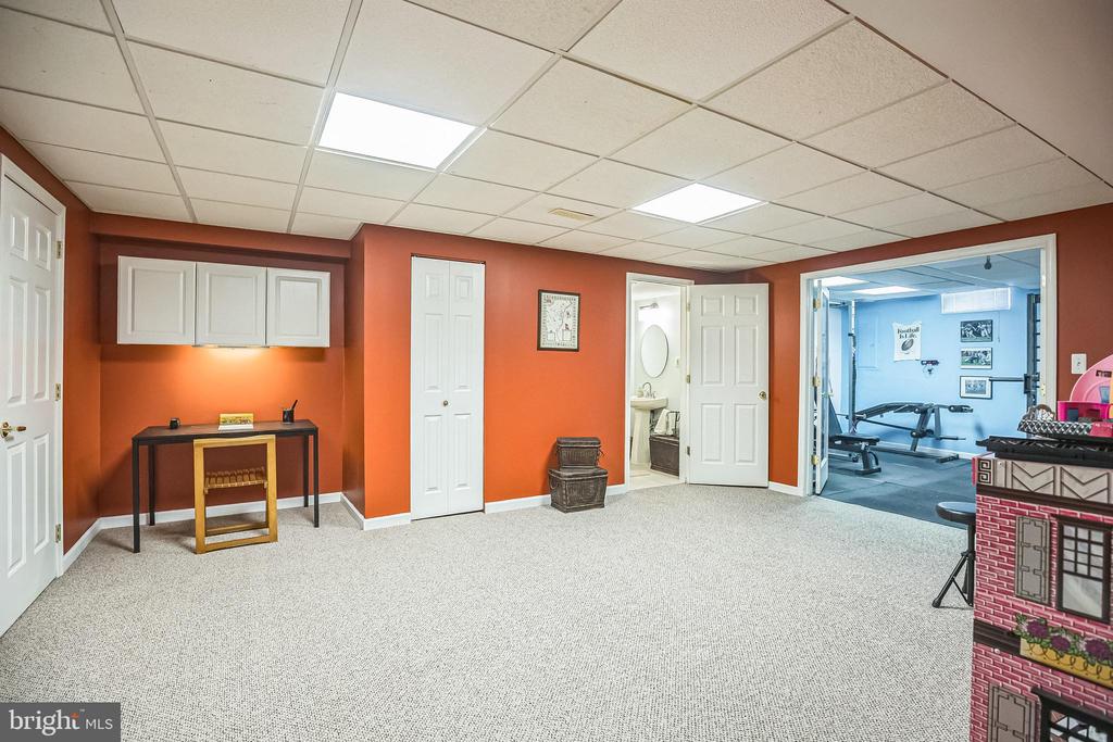102 MAJOR LANE