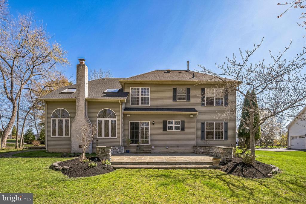 102 MAJOR LANE