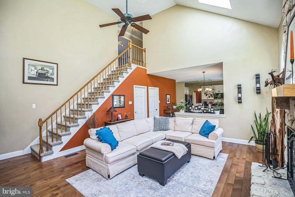 102 MAJOR LANE
