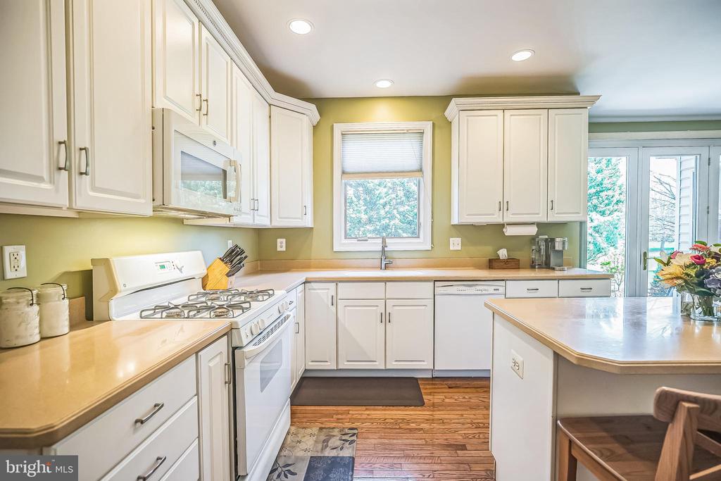 310 PONDEROSA LANE