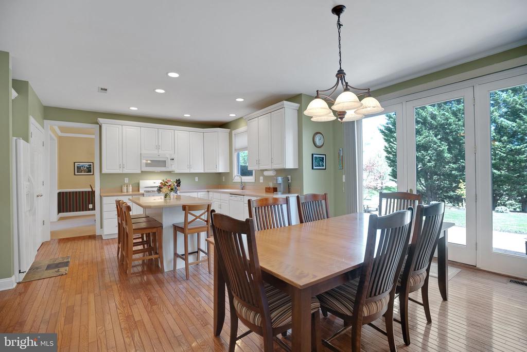 310 PONDEROSA LANE