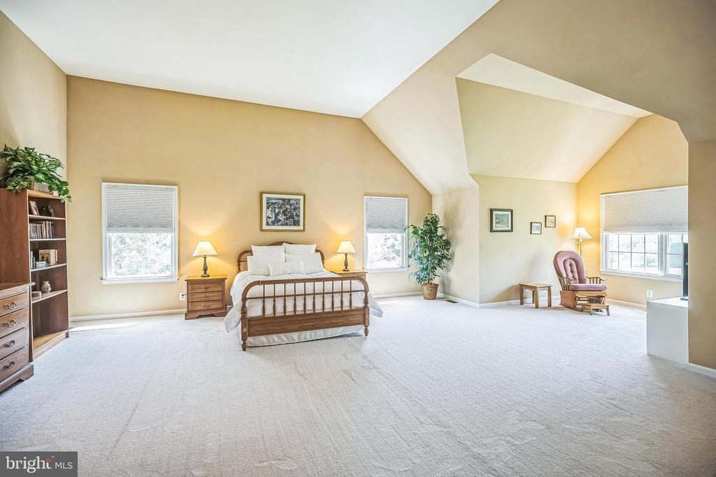 310 PONDEROSA LANE