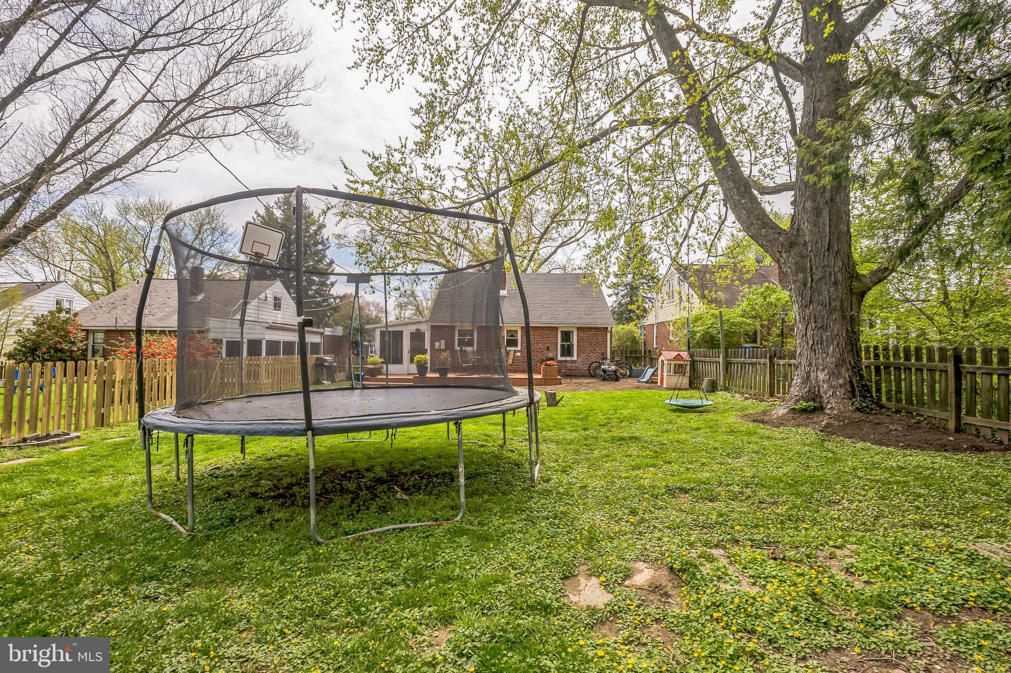 2233 CHARLES STREET