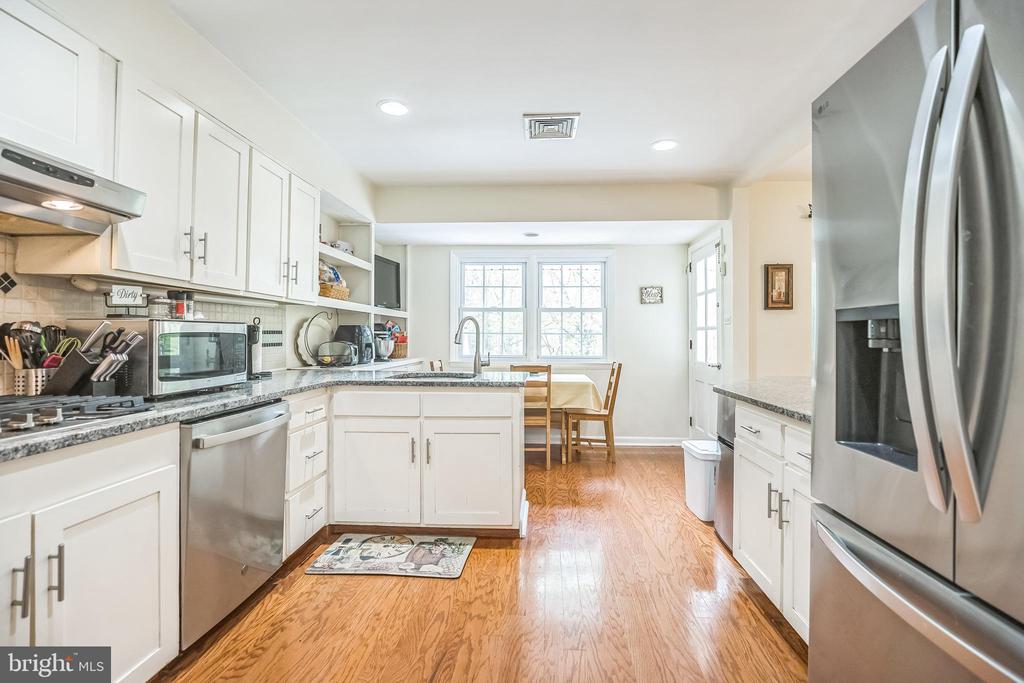 2318 FAIRWAY ROAD
