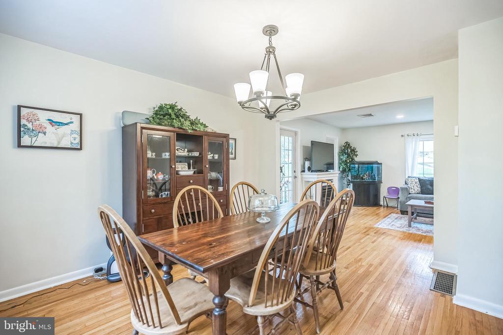 2318 FAIRWAY ROAD