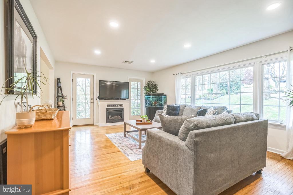 2318 FAIRWAY ROAD