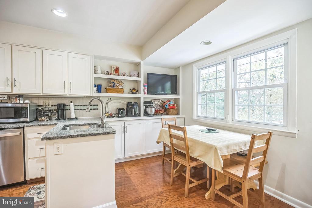 2318 FAIRWAY ROAD