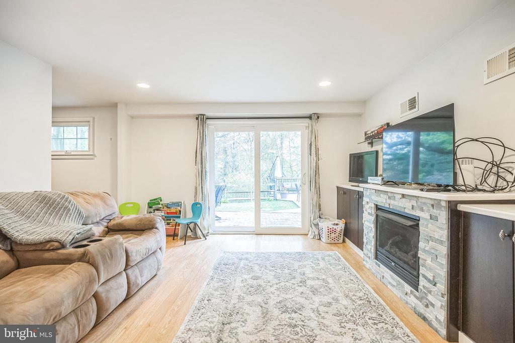 2318 FAIRWAY ROAD