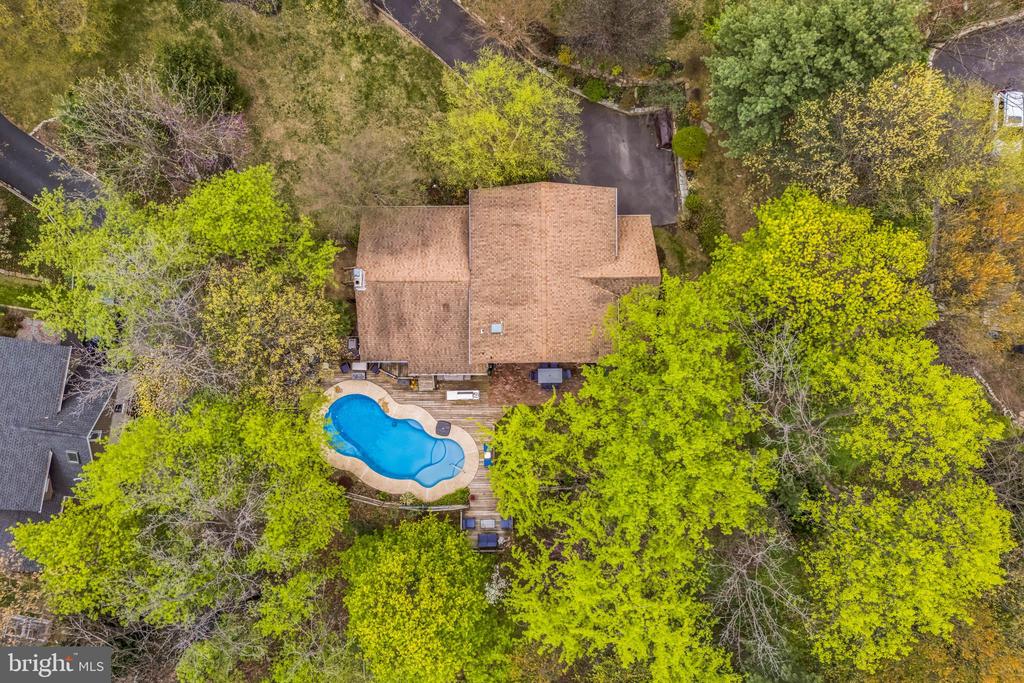 2318 FAIRWAY ROAD