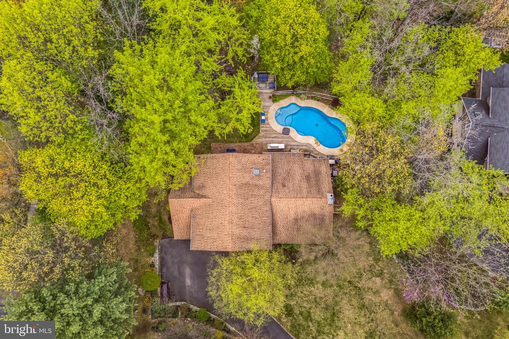 2318 FAIRWAY ROAD