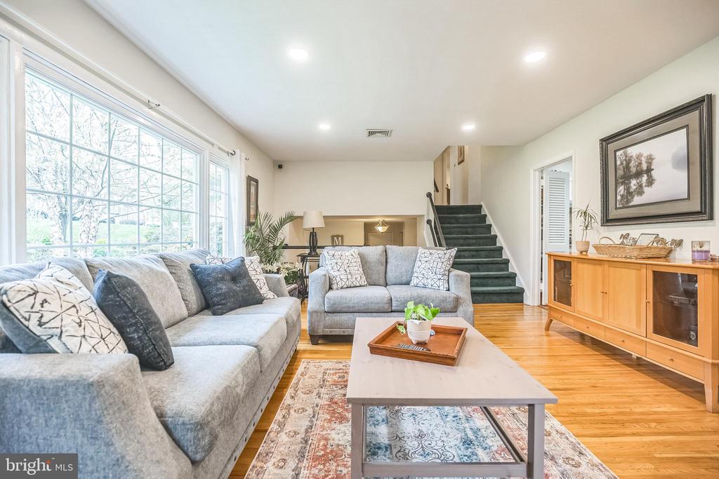 2318 FAIRWAY ROAD