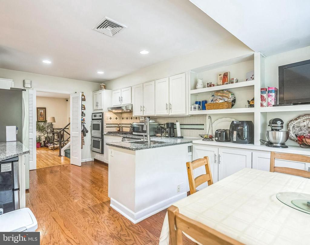 2318 FAIRWAY ROAD