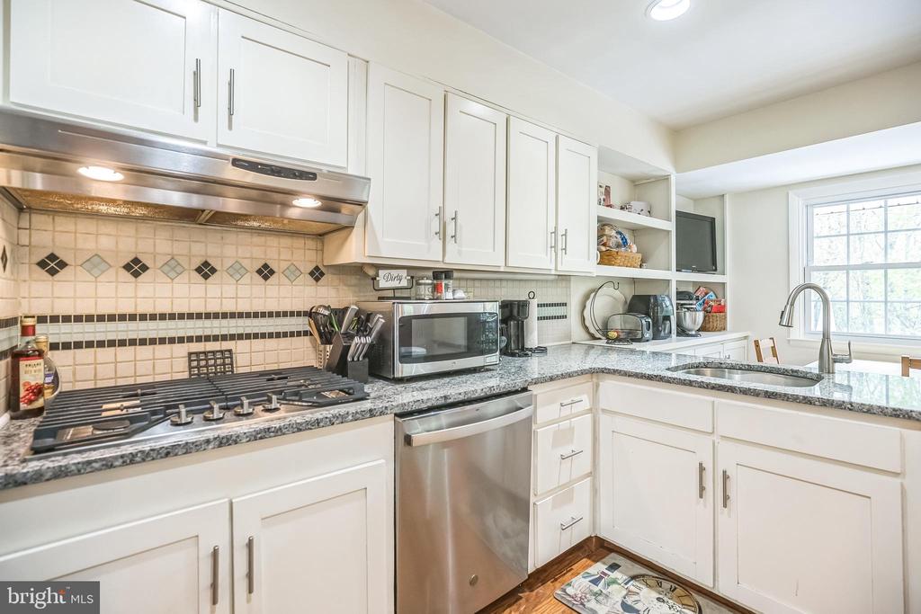 2318 FAIRWAY ROAD