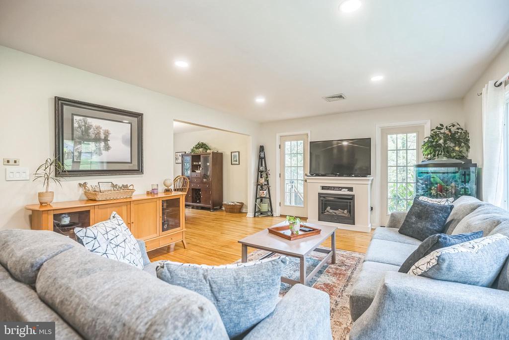 2318 FAIRWAY ROAD