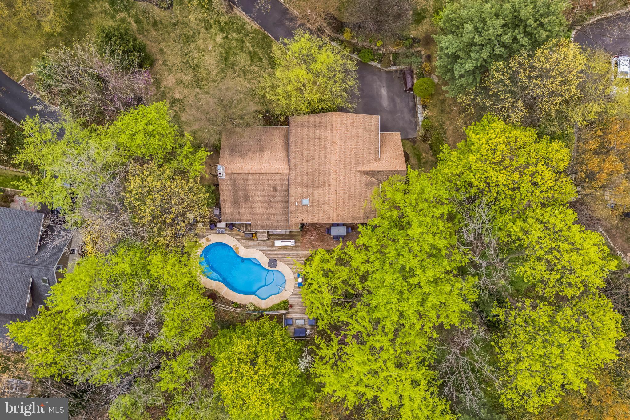 2318 FAIRWAY ROAD