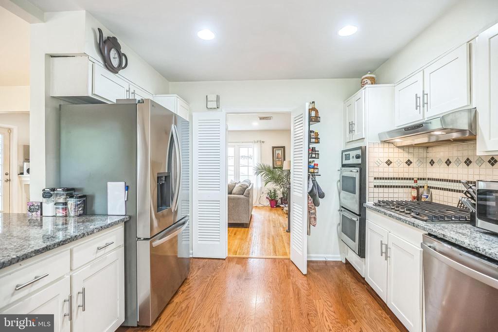 2318 FAIRWAY ROAD