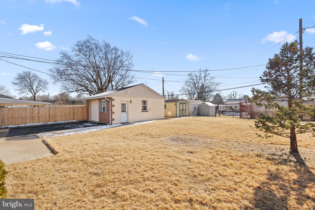 2754 WOODLAND ROAD
