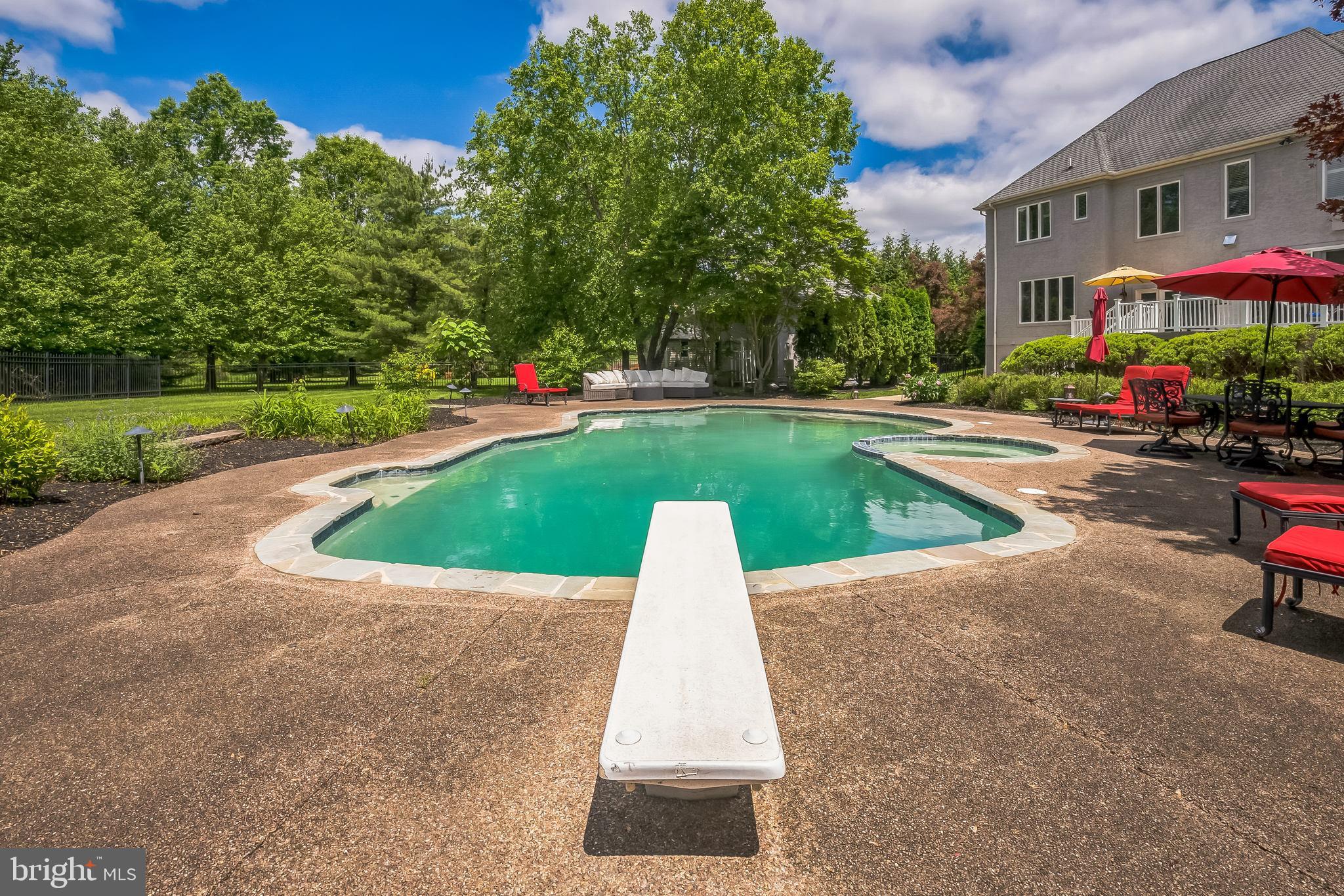 710 DAVENTRY WAY