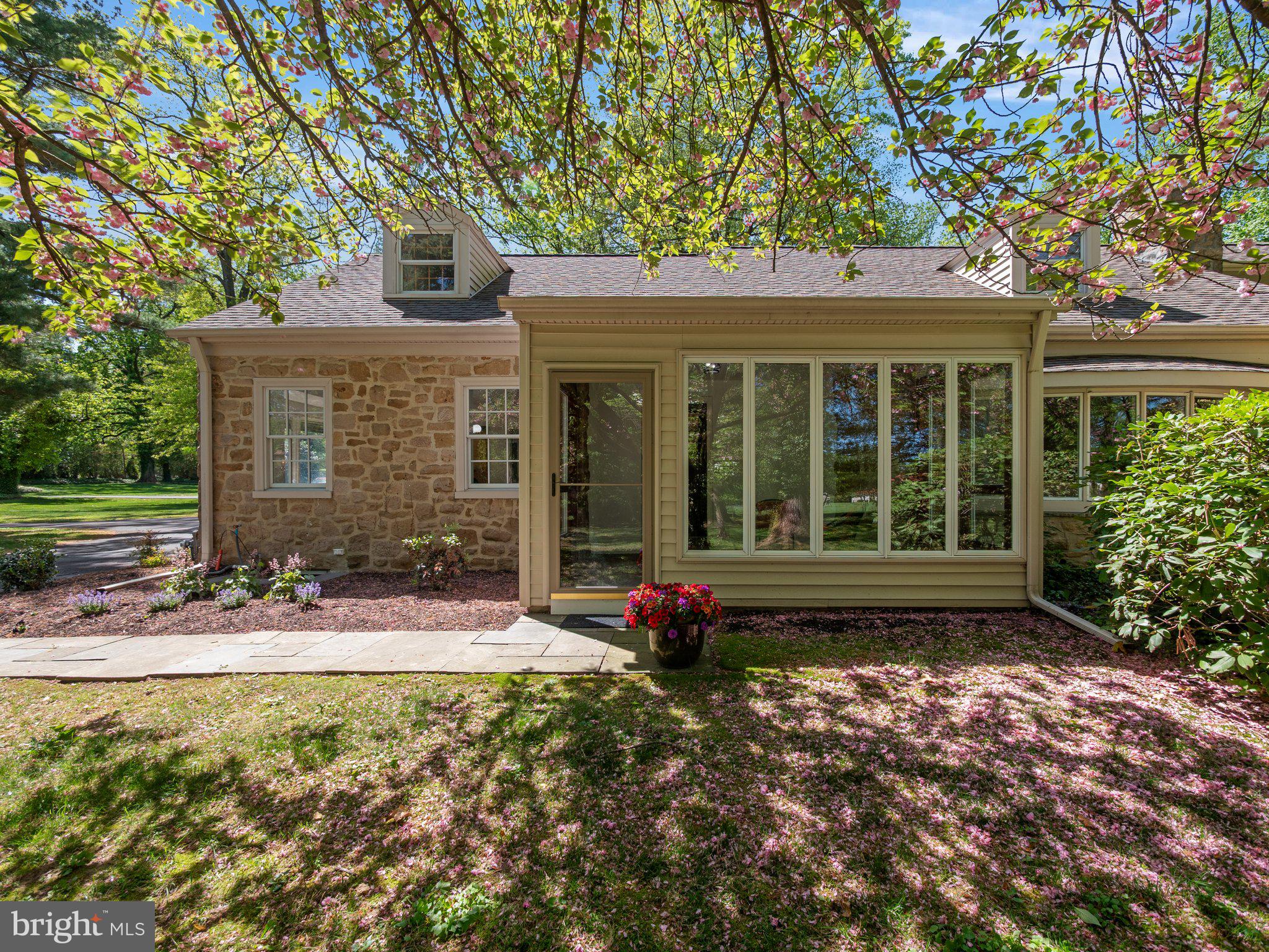 960 MEETINGHOUSE ROAD