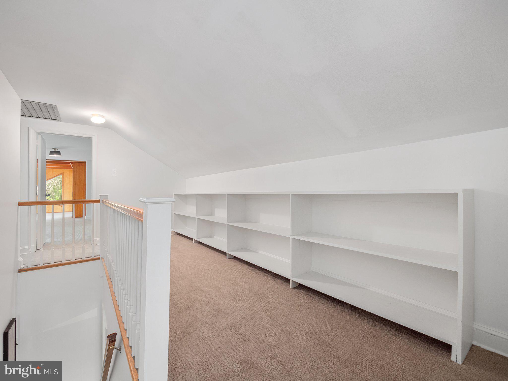 960 MEETINGHOUSE ROAD