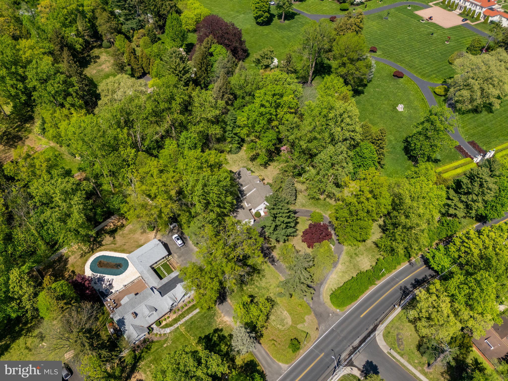 960 MEETINGHOUSE ROAD