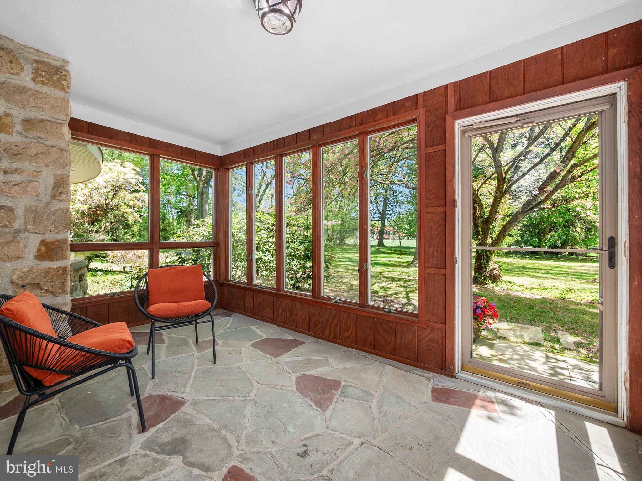 960 MEETINGHOUSE ROAD