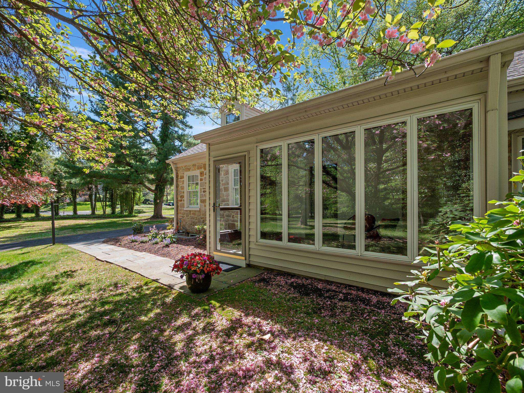 960 MEETINGHOUSE ROAD