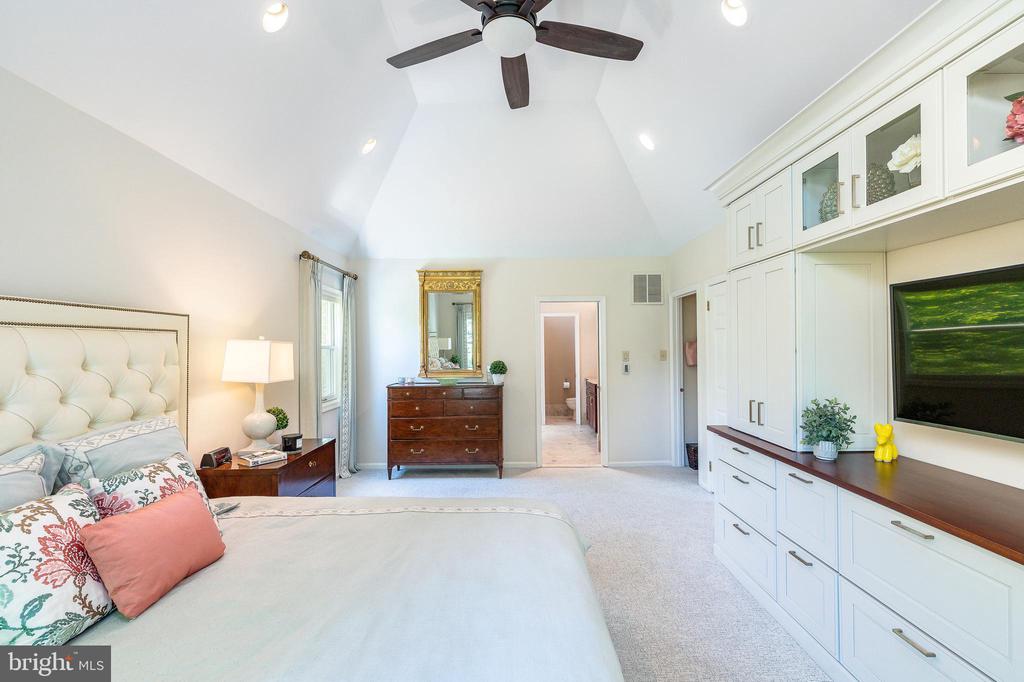 1275 TRESSLER DRIVE