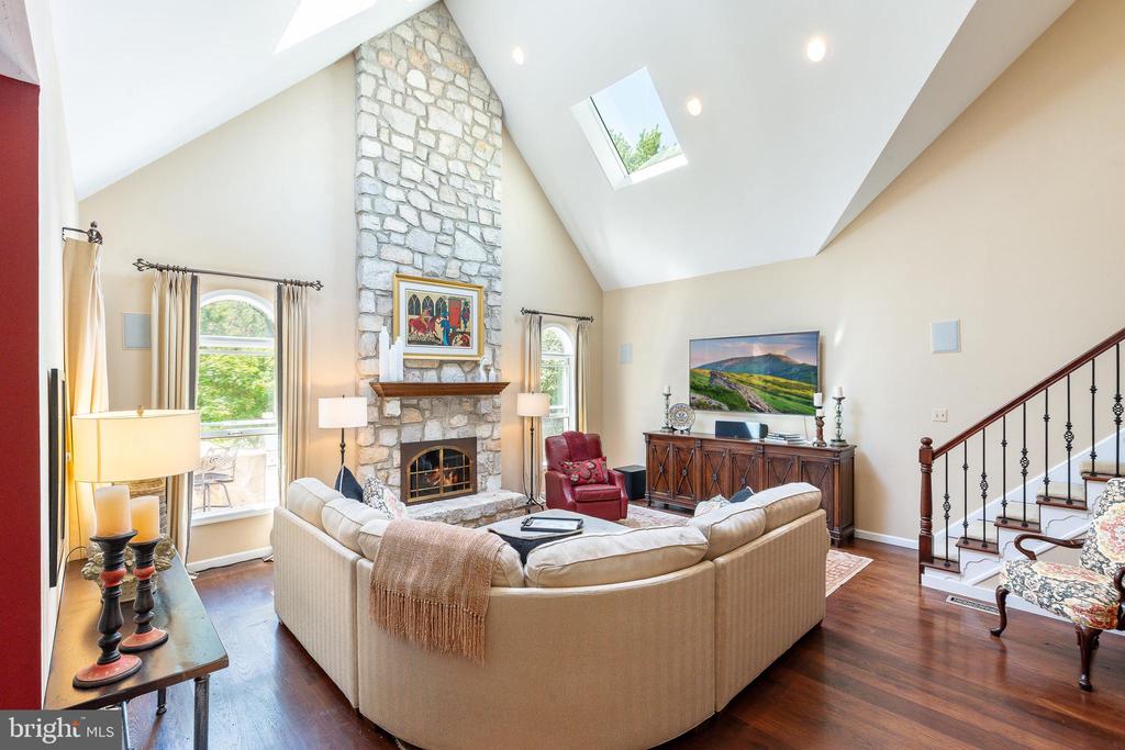 1275 TRESSLER DRIVE
