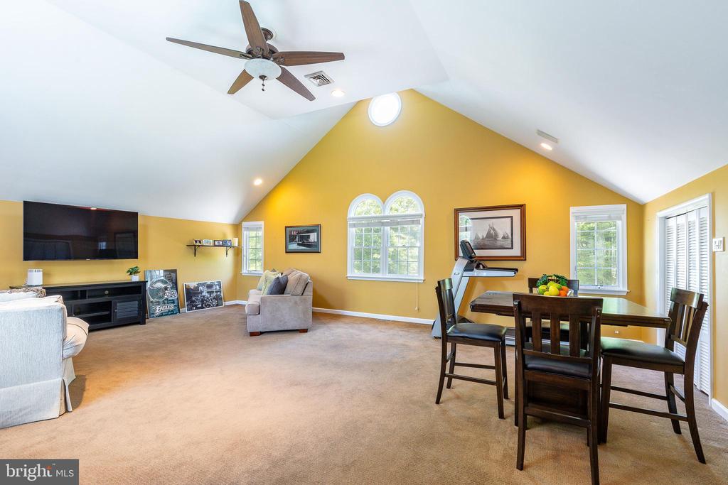 1275 TRESSLER DRIVE