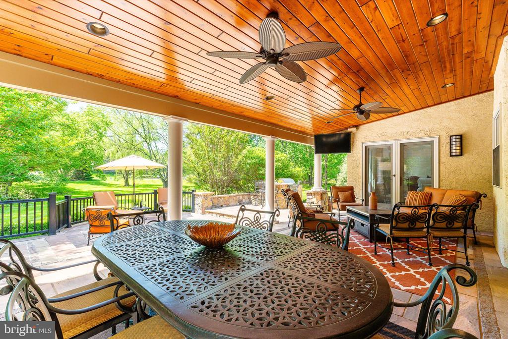 1275 TRESSLER DRIVE
