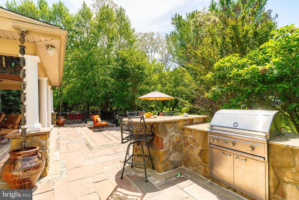1275 TRESSLER DRIVE