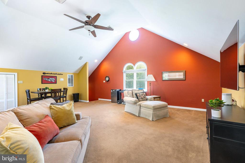 1275 TRESSLER DRIVE