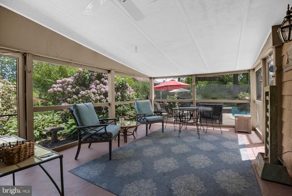 1737 HOLMES ROAD