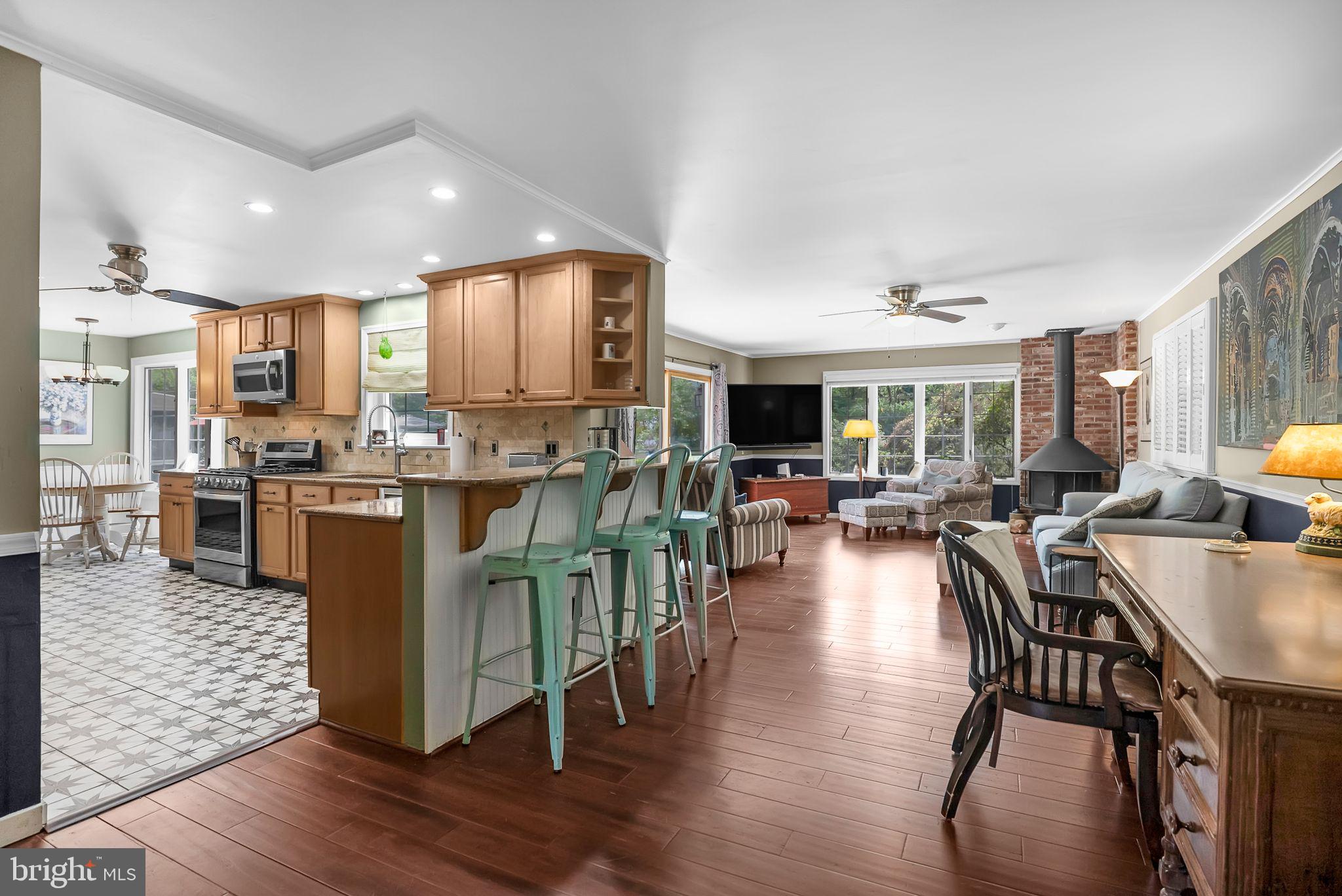 1737 HOLMES ROAD