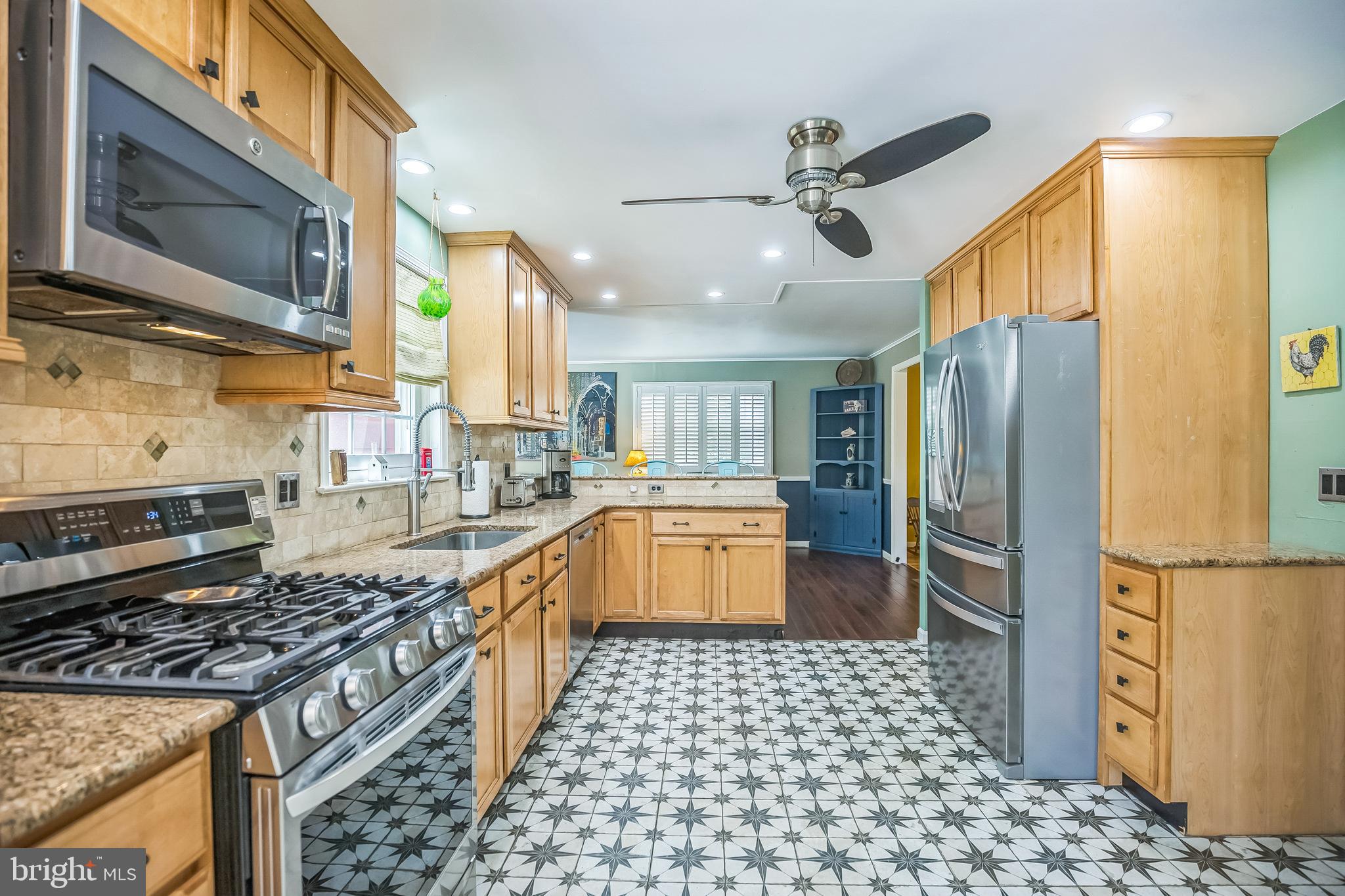 1737 HOLMES ROAD