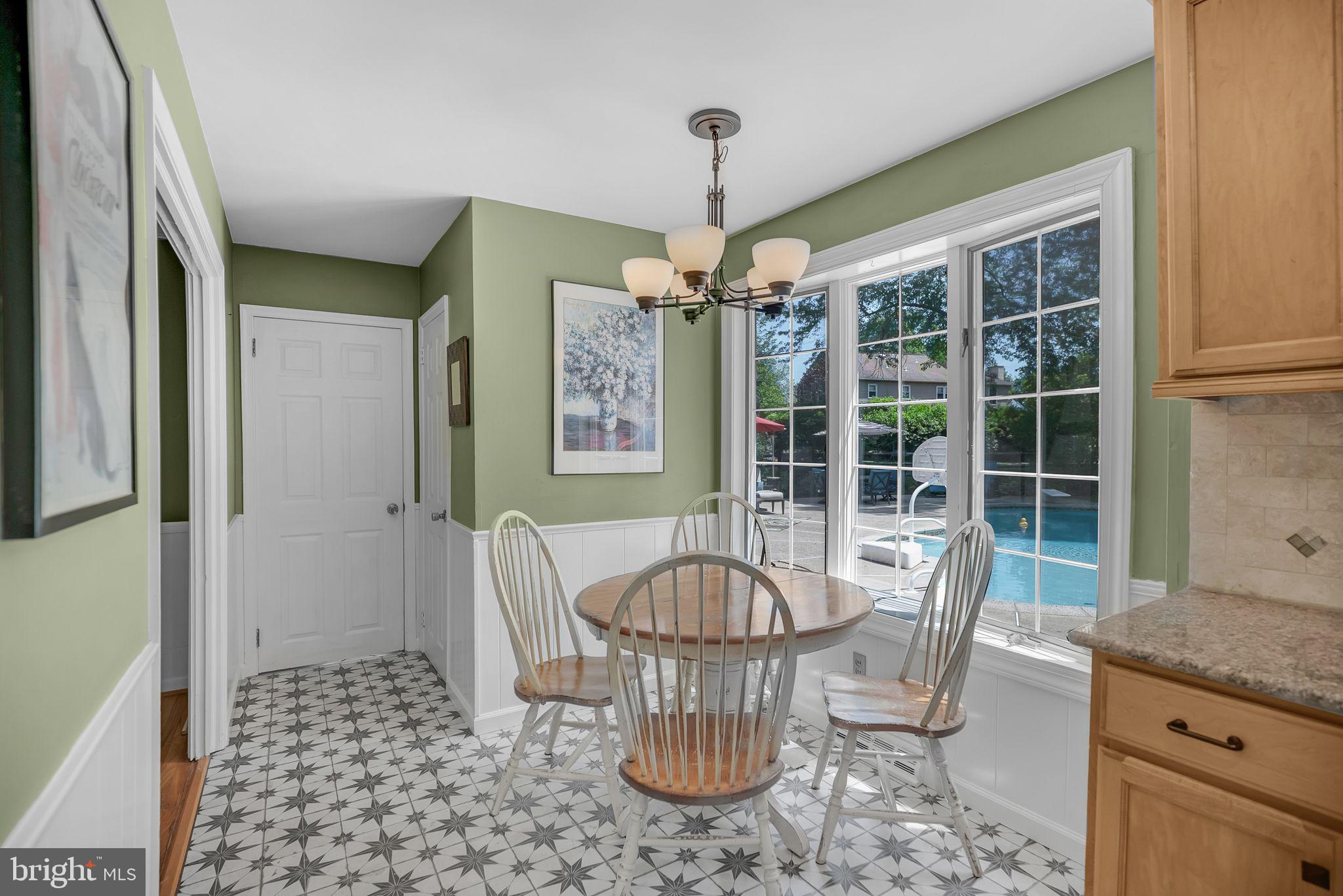 1737 HOLMES ROAD